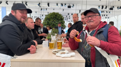 Gemeinsames Essen bei der Bauma in München